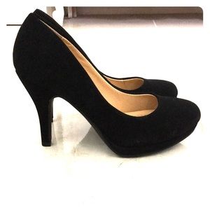 Classic suede high heels pump